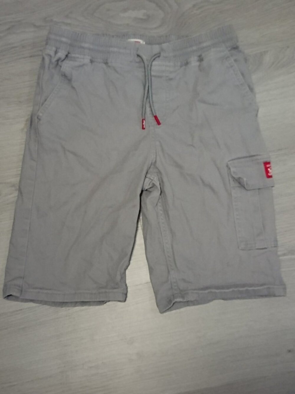 Levi’s Red Label Slim Fit Boys cargo Short size Xl (14-16)